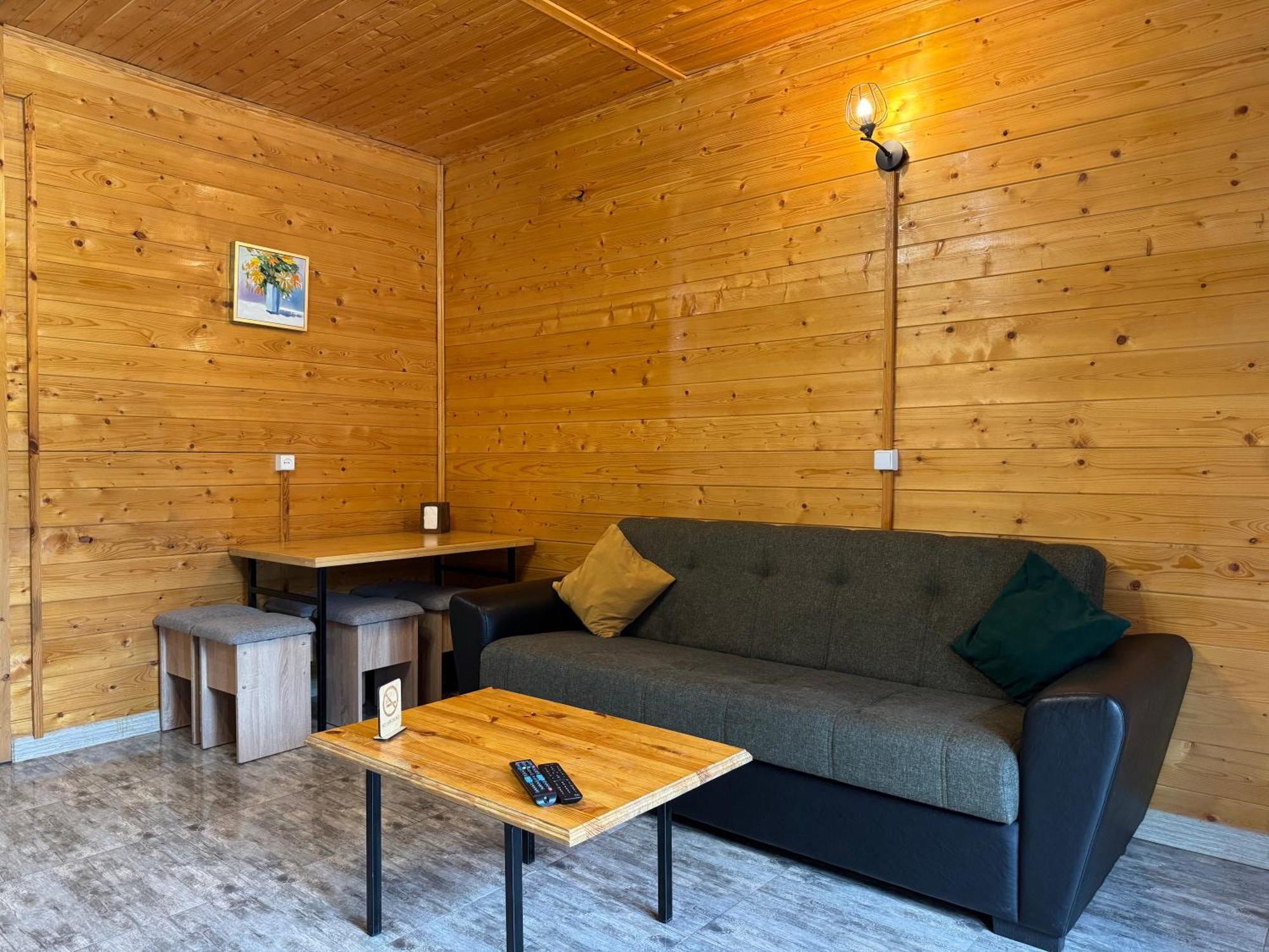 צ'אקאדזור Everest Rest House מראה חיצוני תמונה