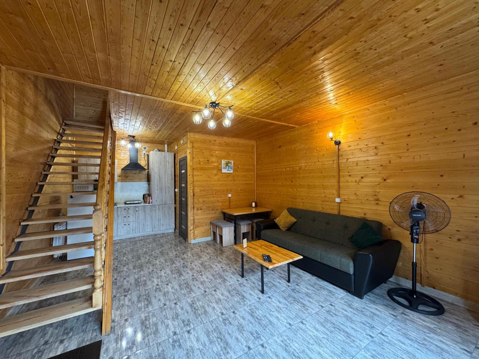 צ'אקאדזור Everest Rest House מראה חיצוני תמונה